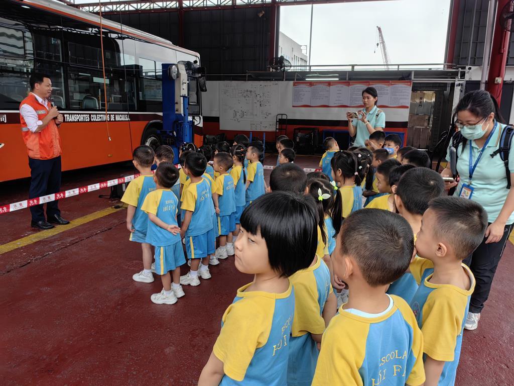 bus 4