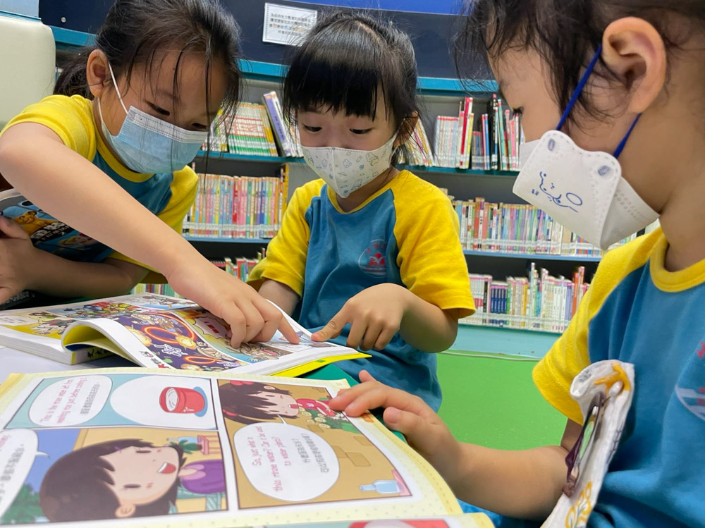 K3A visit childrens library 6